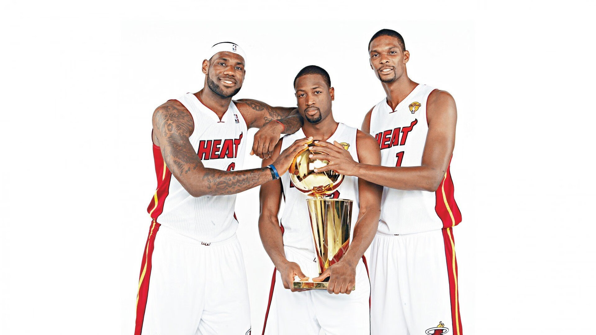 詹姆斯扛起全队,新疆队狂胜广东队,当个人英雄主义遭遇团队风暴