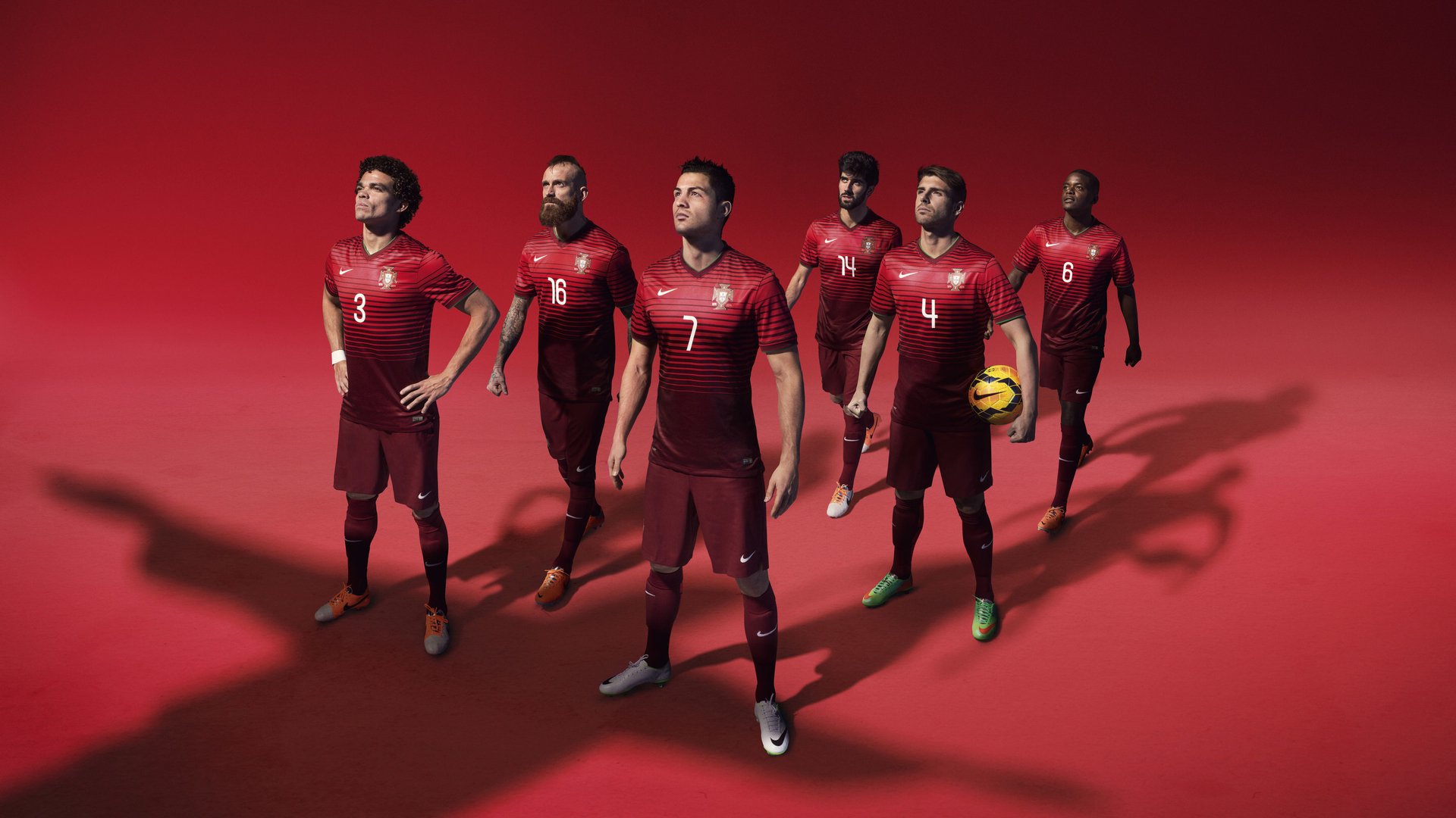 开云体育在线-塔图姆之夜，当F1争冠的轰鸣，遇见篮球场上的绝对统治